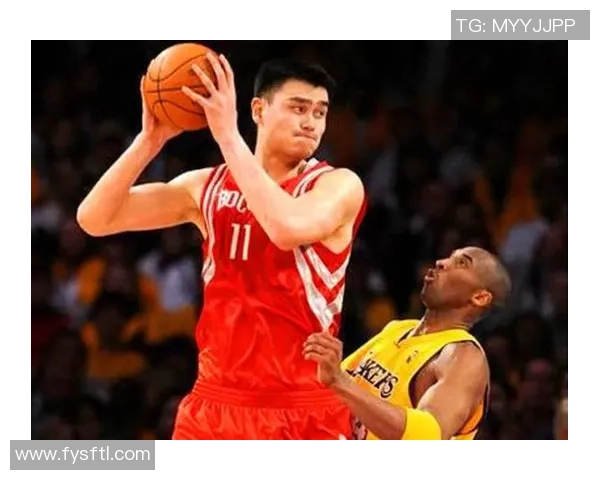 詹姆斯与姚明的巅峰对决:篮球巨星的传奇碰撞与友谊之路 詹姆斯与姚明的巅峰对决:篮球巨星的传奇碰撞与友谊之路